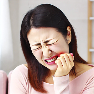 이빨 사이 잇몸이 부었는데
